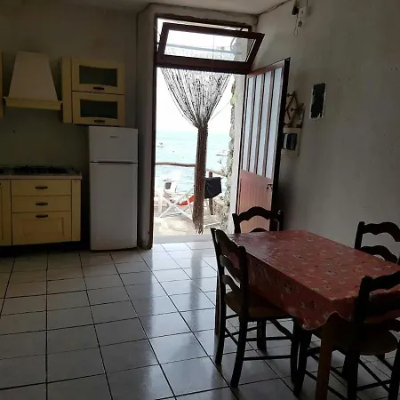 House On The Sea 3 *